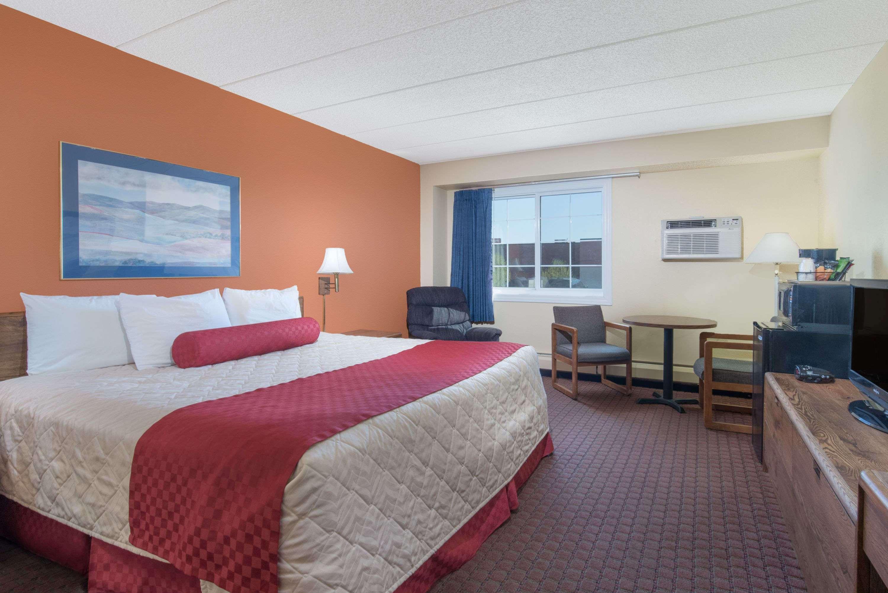 Days Inn By Wyndham Minot Zewnętrze zdjęcie